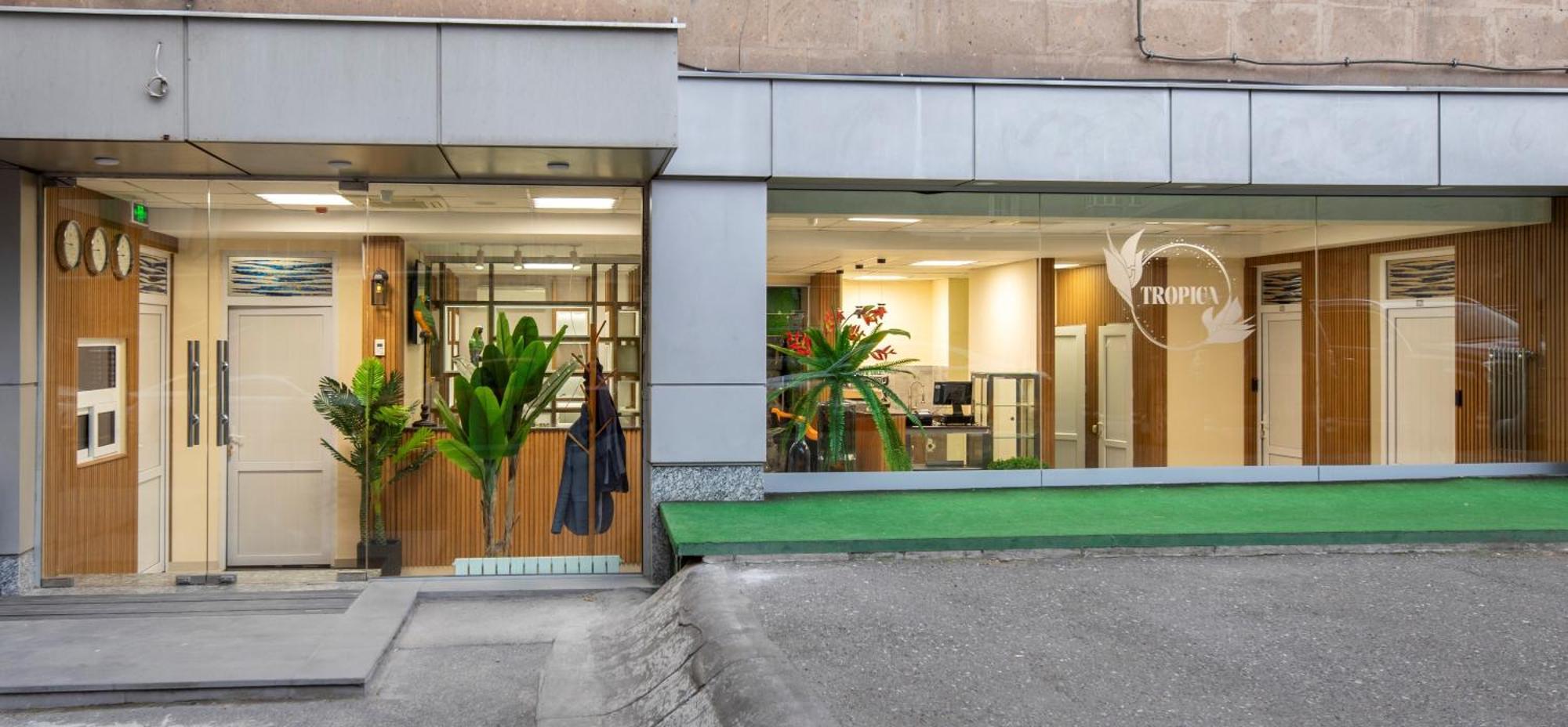 Tropica Inn Hostel Erivan Exterior foto